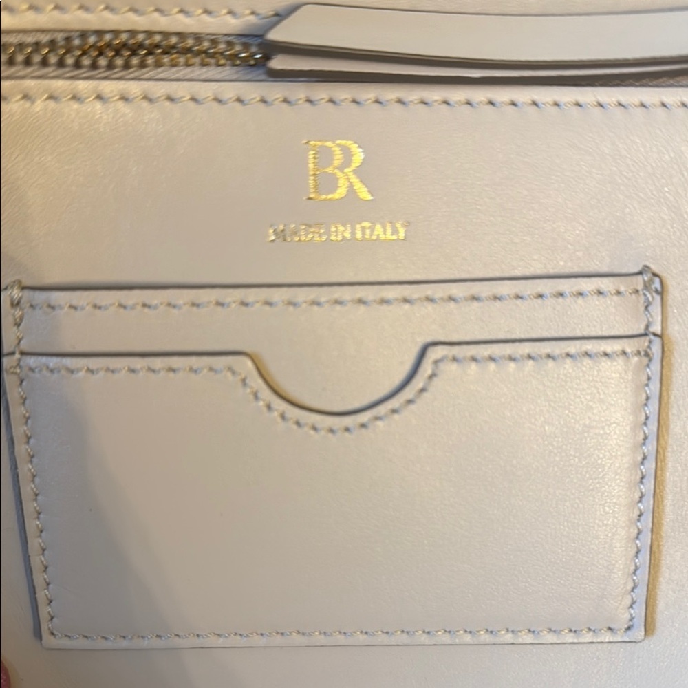 Banana Republic large cream bucket Bag/ tote - Picture 8 of 13